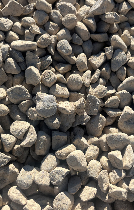 ¾-inch (78) crushed stone with angular edges, commonly used for driveways, drainage, and concrete mix base applications from StoneKraft.ca.